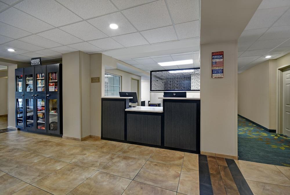 Candlewood Suites Columbia-Fort Jackson By Ihg Экстерьер фото