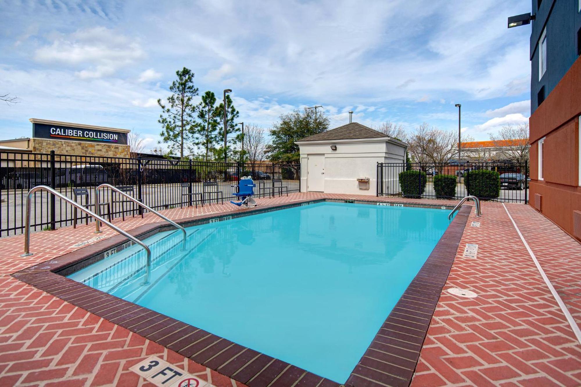 Candlewood Suites Columbia-Fort Jackson By Ihg Экстерьер фото